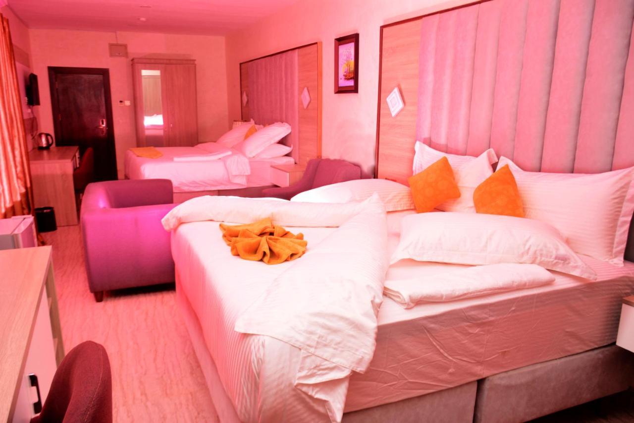 Vacation Villa Hotels And Suites Asaba Exterior foto